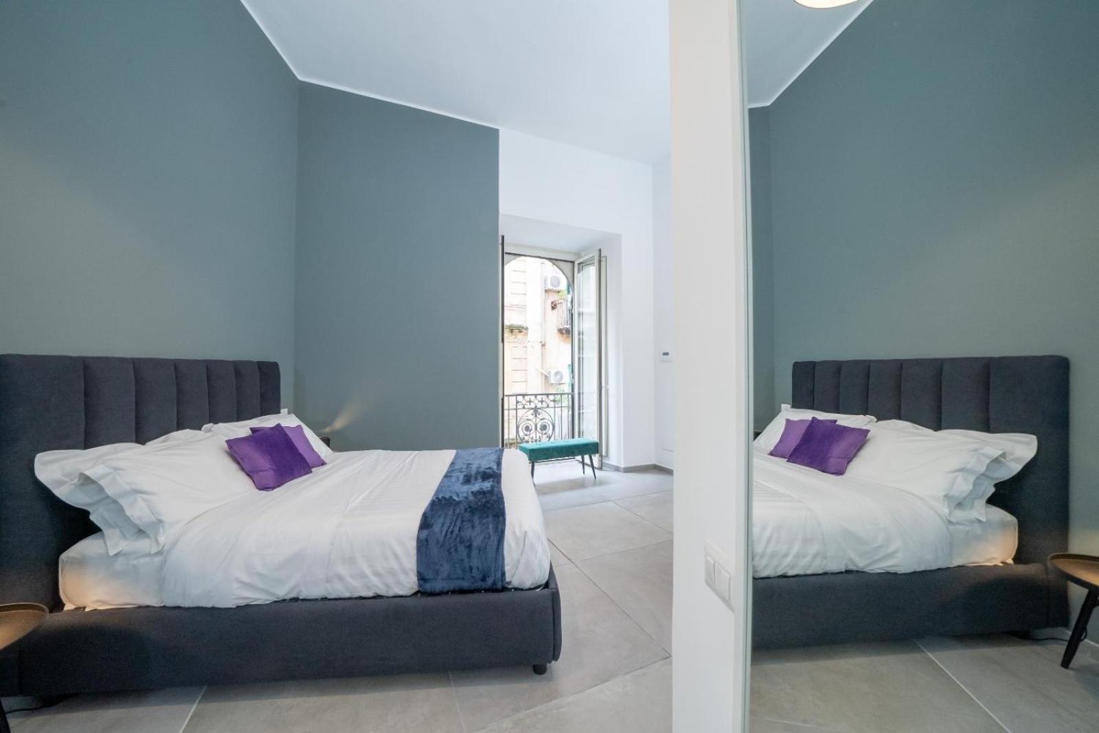 Bovio Boutique Studio Apartment Napoli Bagian luar foto