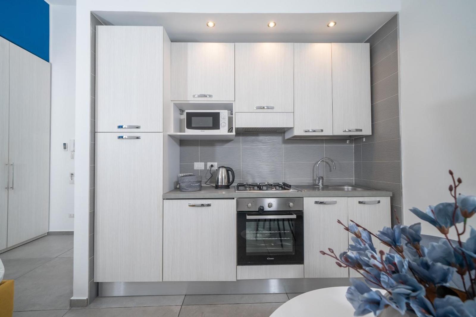 Bovio Boutique Studio Apartment Napoli Bagian luar foto