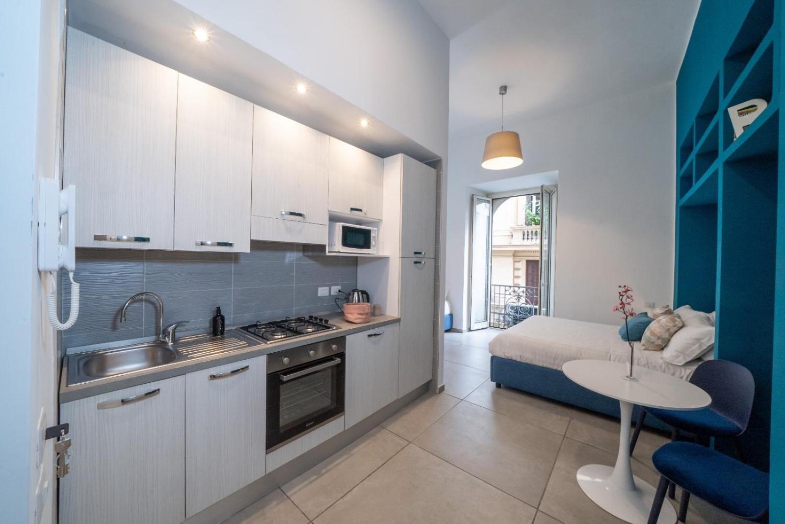 Bovio Boutique Studio Apartment Napoli Bagian luar foto