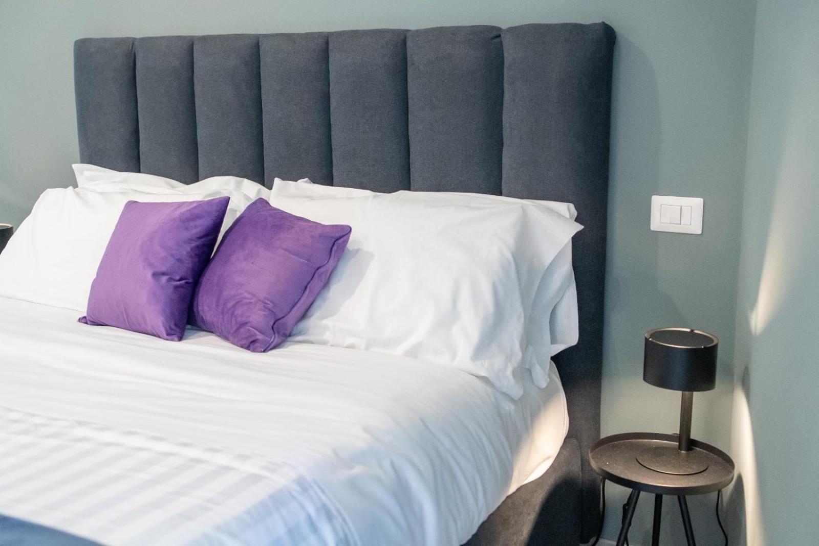 Bovio Boutique Studio Apartment Napoli Bagian luar foto