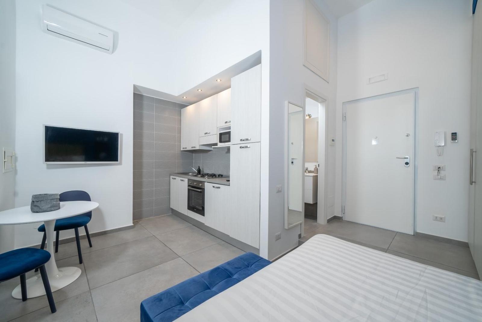 Bovio Boutique Studio Apartment Napoli Bagian luar foto